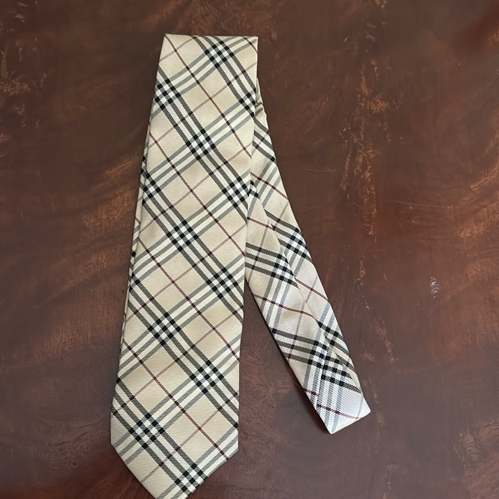 Men brand new Burberry tie
